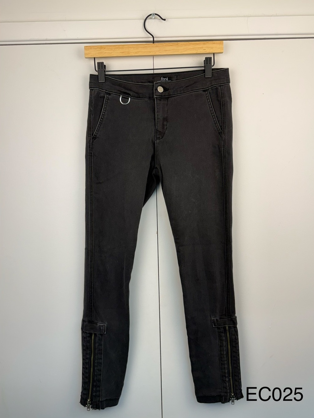 For4 Black Ankle Zip Skinny Pants Size 25